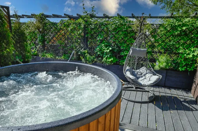 Domek z jacuzzi na Górze Chełm